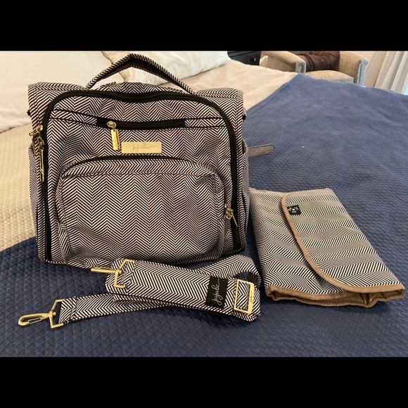 Ju-Ju-Be Handbags - Jujube diaper backpack